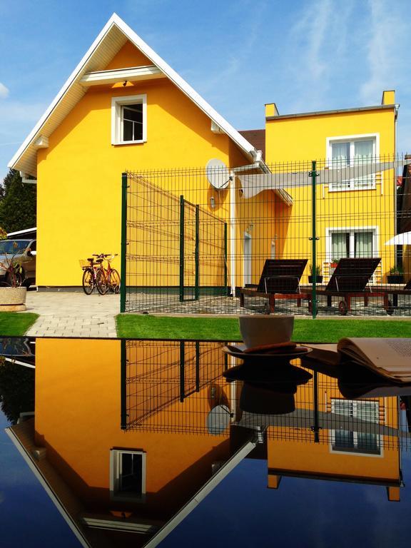 Villa Sipeky Senec Eksteriør billede