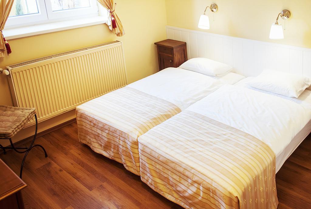Villa Sipeky Senec Værelse billede